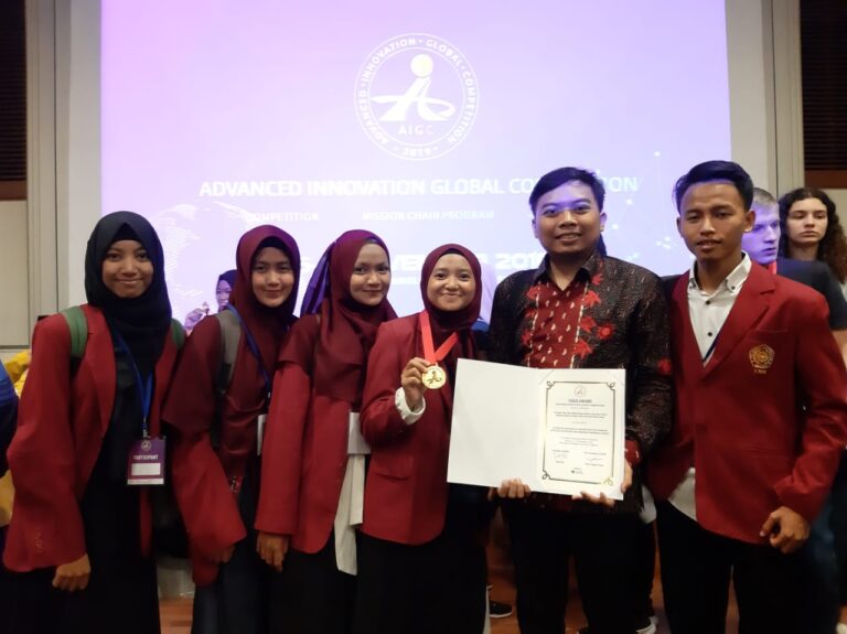 Mahasiswa Agroteknologi (Agro) dan Ilmu Teknologi Pangan (ITP) juara pada ajang bergengsi Advance Innovation Global Competition (AIGC) di Singapura.