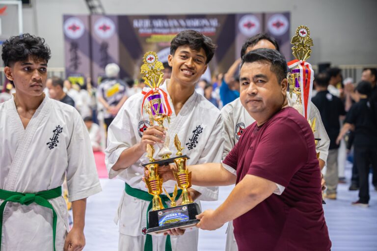 Radea Pijar Ramadhan, Mahasiswa Prodi Agroteknologi, Raih Juara II KEJURNAS Karate 2024: Bukti Prestasi dan Dedikasi!