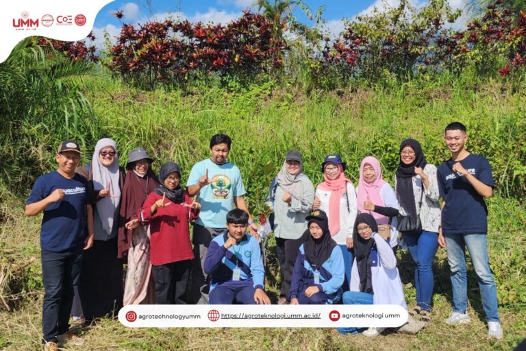 Kontribusi Prodi Agroteknologi dalam Kegiatan Penanaman Pohon di SMAN 02 Batu